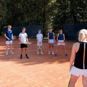 Groepsles tennis