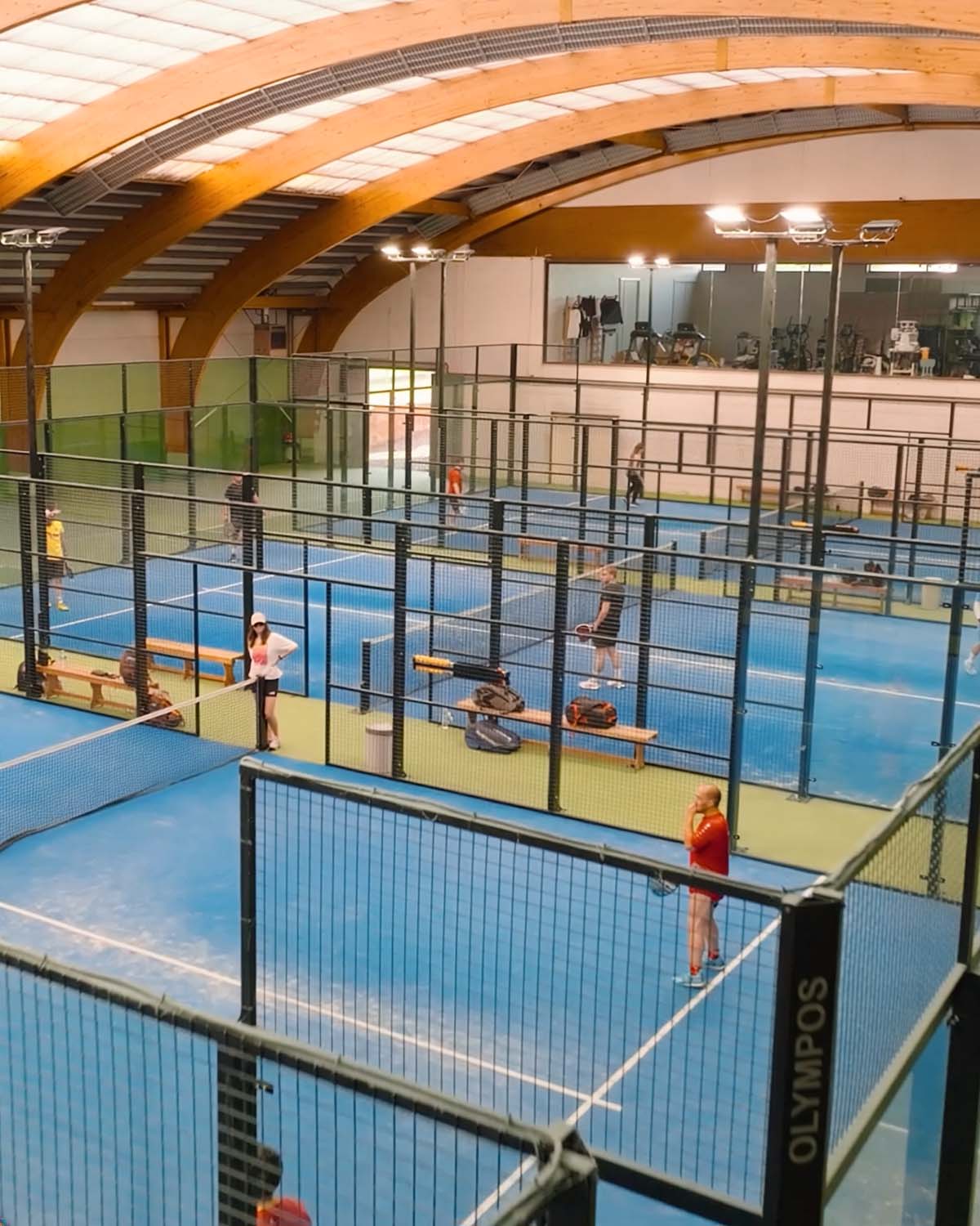 Speel en leer padel bij Olympos in Wervik
